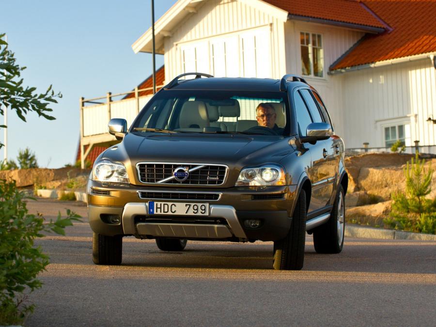  Volvo XC90 R-Design 2009 года  (фото 3 из 8)